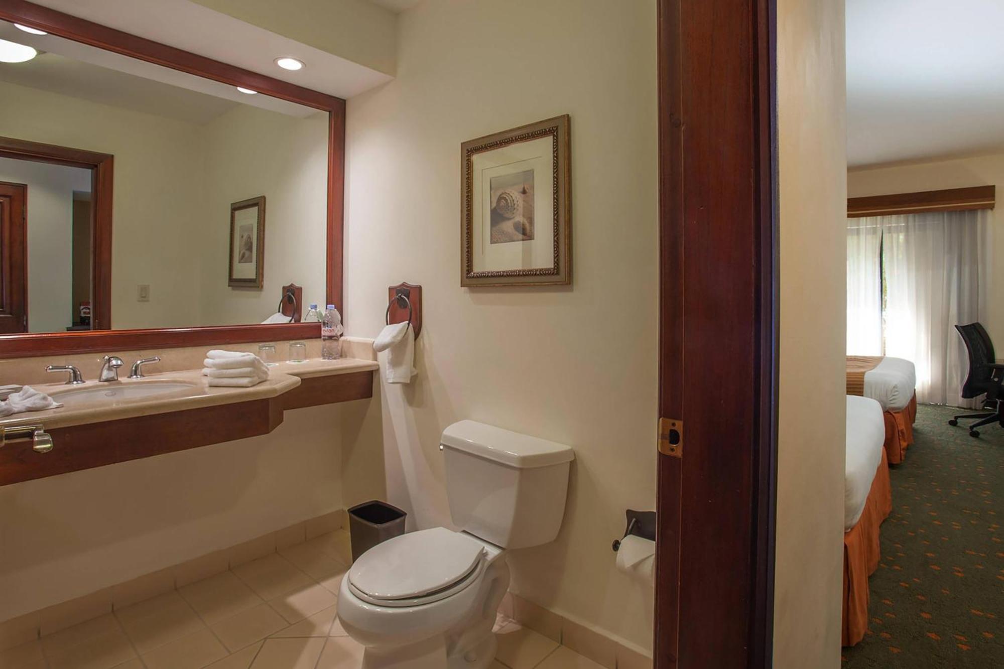 فندق Courtyard By Marriott سانتو دومينجو المظهر الخارجي الصورة